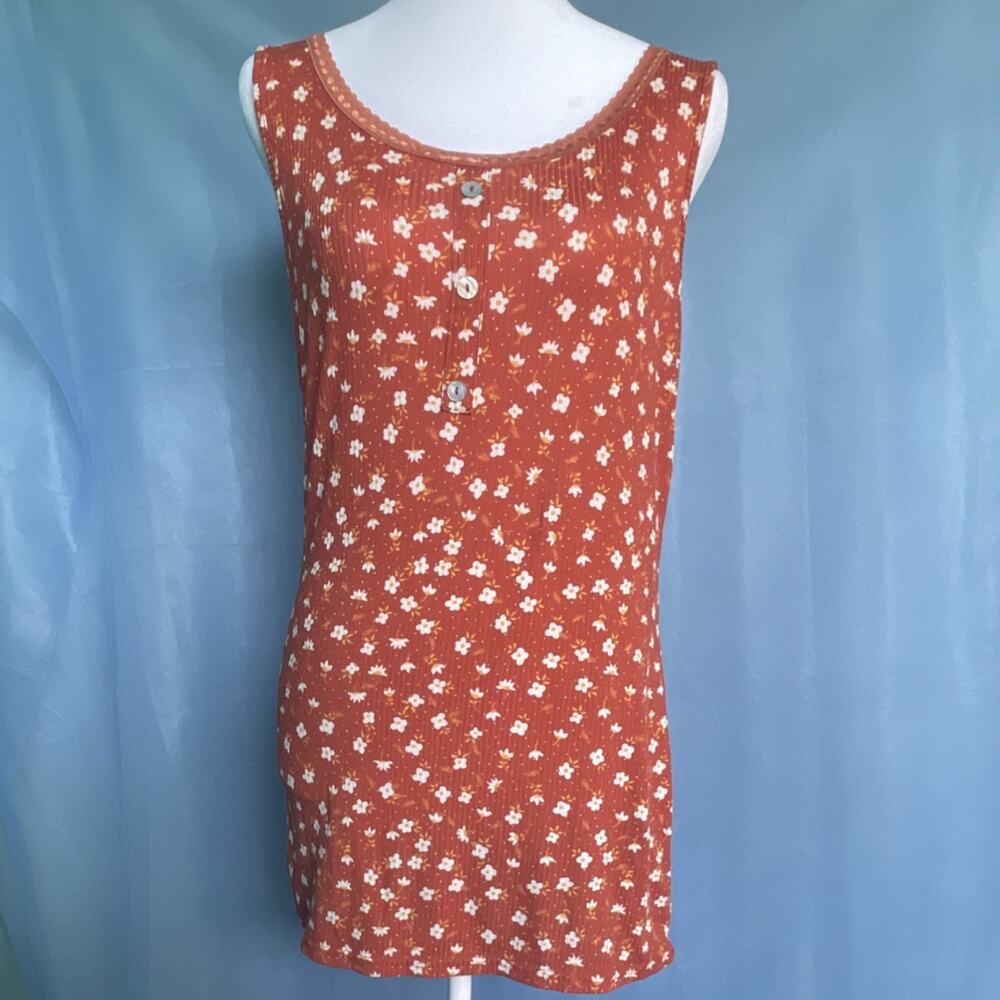 Perfectly Imperfect Rust Floral Ribbed Button Scoop Neck Sleeveless Tank 1X Plus